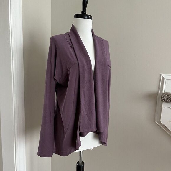 Athleta Nirvana Wear Two Ways Wrap Cardigan Petite MP Open Front Purple Yoga Gym - Picture 10 of 12